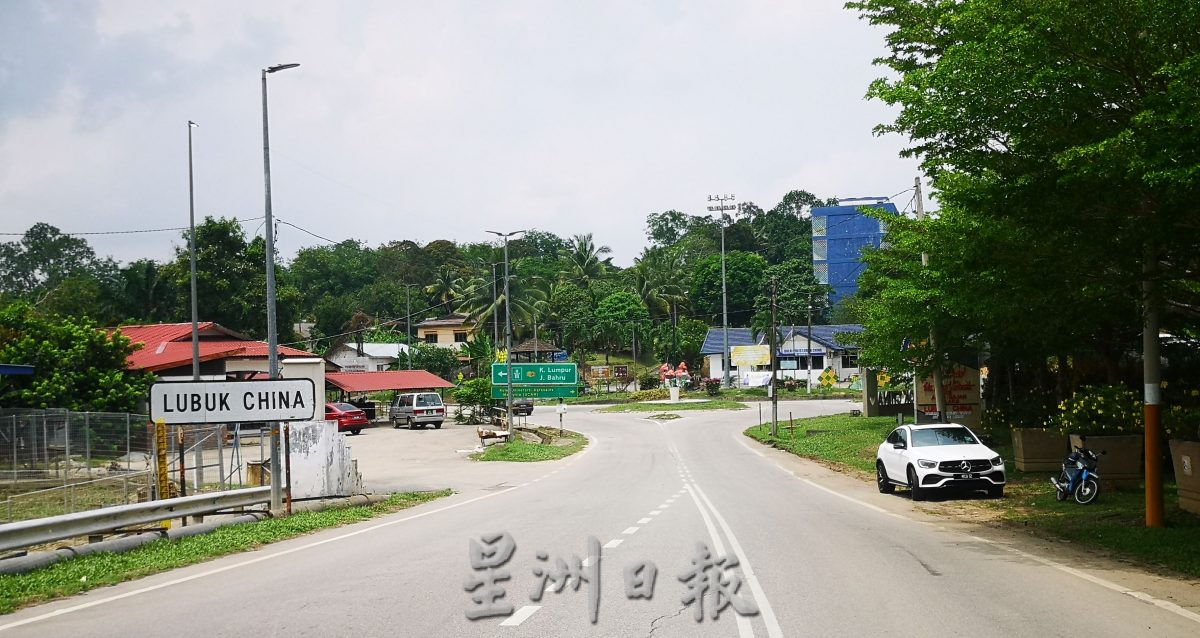 （古城封面主文）政府计划提升罗目支那镇道路，加高路面 改善水灾情况