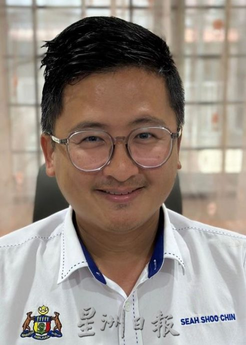 （古城封面副文）柠檬眼大沟渠堆满垃圾