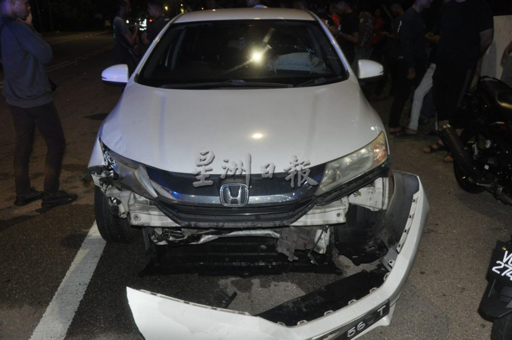 (古城版)2辆轿车与1辆摩托车发生交通事故,摩托骑士当场死亡