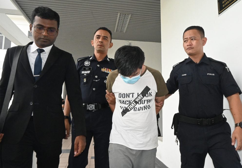 (古城版)会计师在办公室厕所安装针孔录像机偷窥