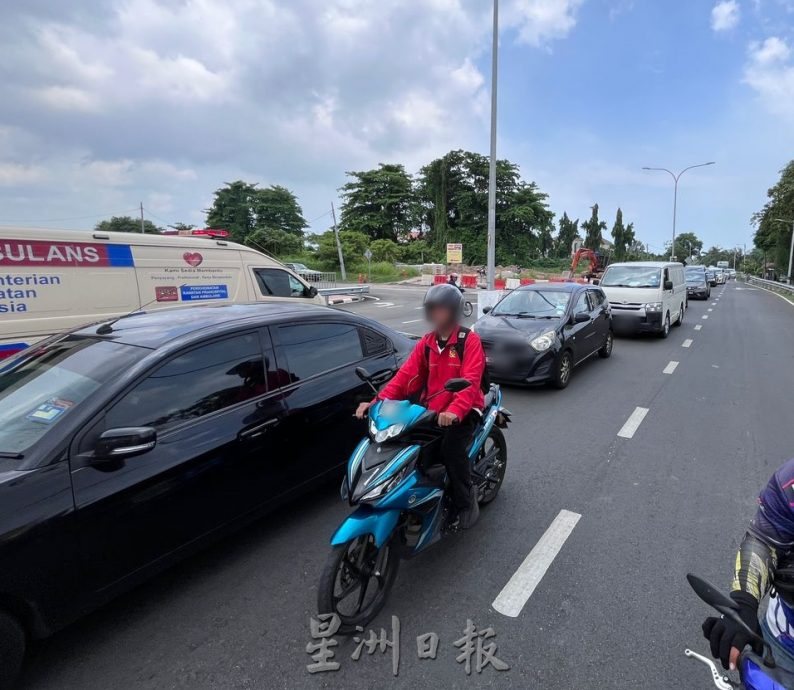 (古城版)波格芒加花园路口车祸