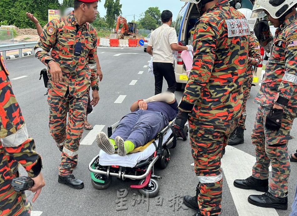 (古城版)波格芒加花园路口车祸