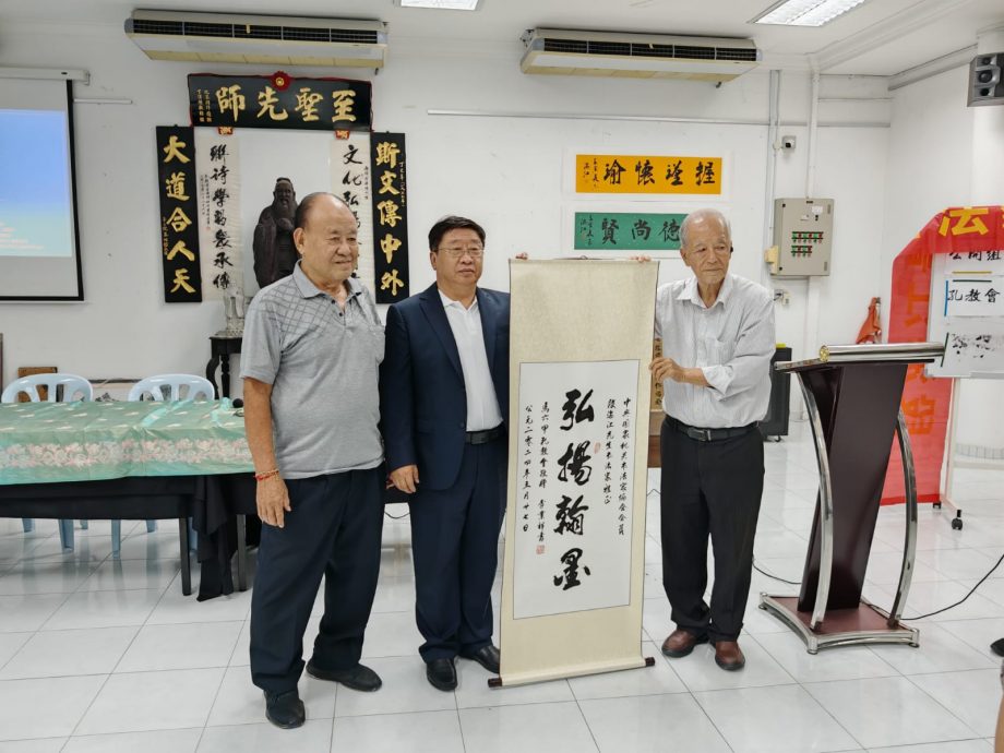 (古城第七版主文)封俊虎:书法是全世界华人的纽带,也是身份认同