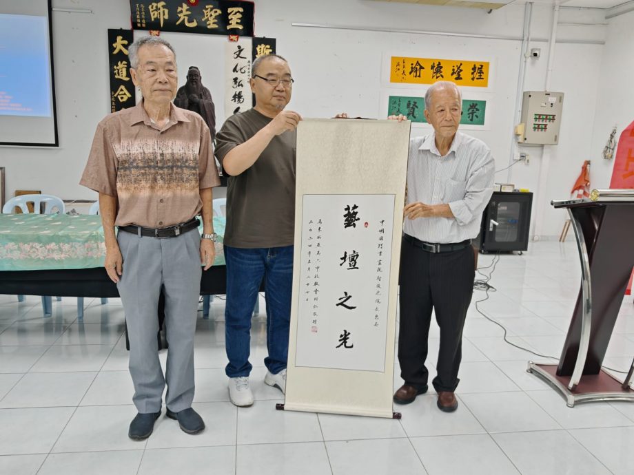 (古城第七版主文)封俊虎:书法是全世界华人的纽带,也是身份认同