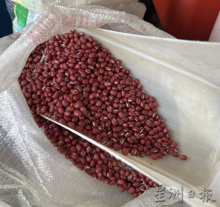 (古城第三版主文)买材料裹粽 长辈居多·努力传承端午习俗