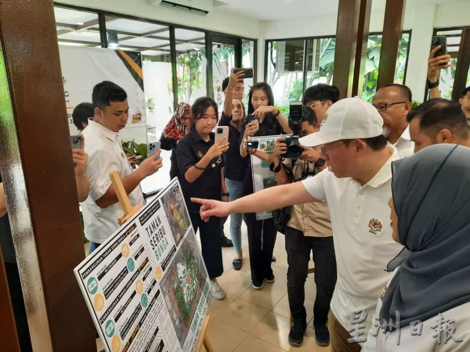 倪可敏:增设多语告示牌