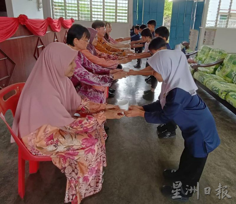 (古城第三版主文)杨子钦:科技提高学生的课堂参与度