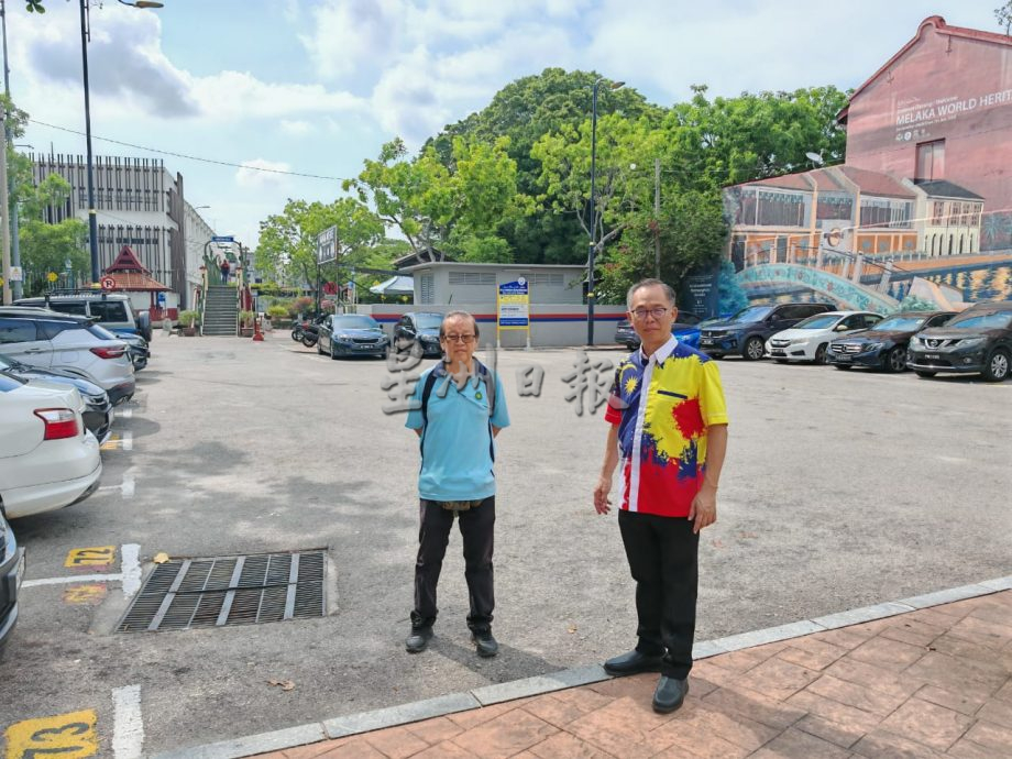 (古城第二版主文)刘志俍呼吁当局关注同样有非法收停车费问题的板底街