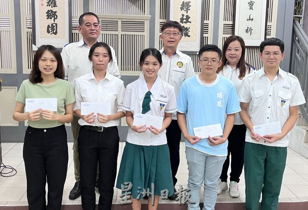 （古城第六版主文）甲惠安公会修改章程允惠安女士加入，入会年龄资格提高至18岁