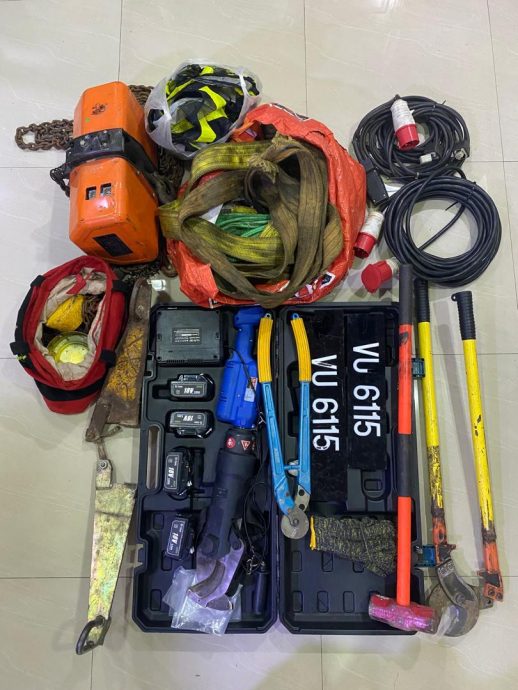 (古城第六版主文)警方逮捕17名偷电缆青年男女