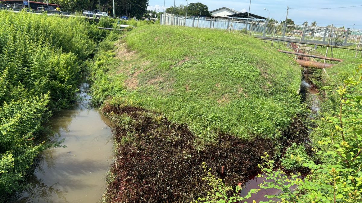 (大北马)巴东得猎河被染红,吉环境局促民众暂勿靠近!
