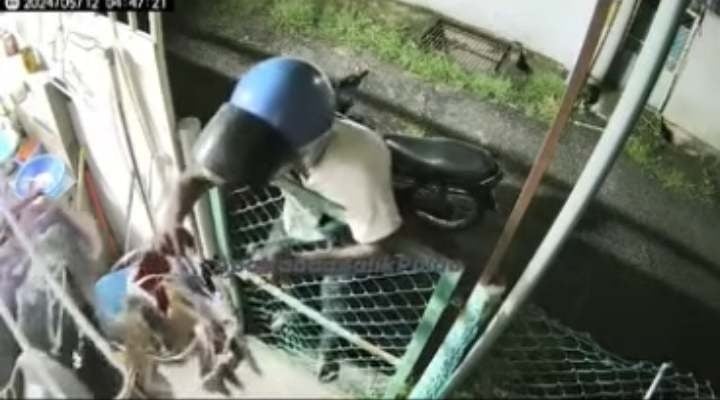 (大北马)摩托车男骑士偷女性内衣裤