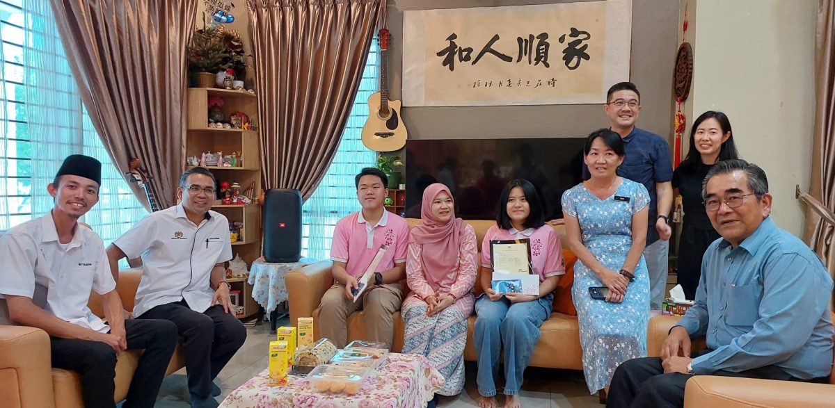 (大北马)教长到选区优秀生家道贺