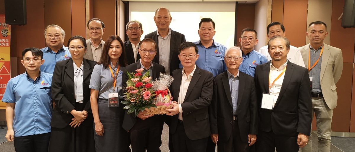 (大北马)曹观友拨1万支持槟华校董事培训营 赞扬华教斗士争取权益