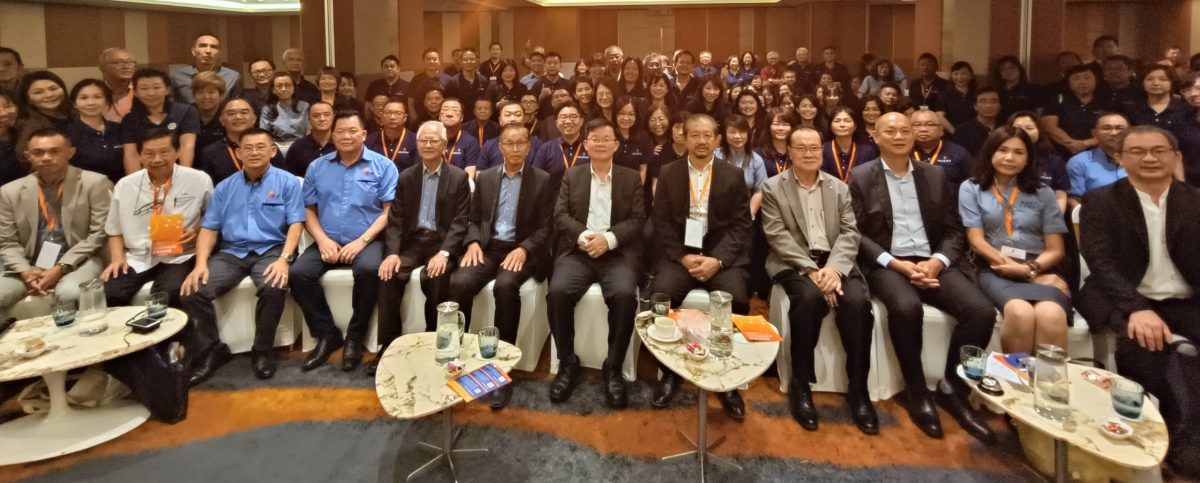 (大北马)曹观友拨1万支持槟华校董事培训营 赞扬华教斗士争取权益