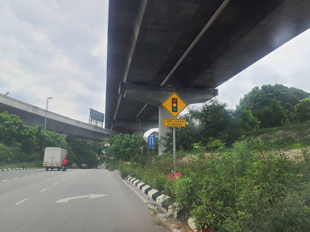 (大都会)余保凭有关甲洞第二中环公路两旁缺乏管理