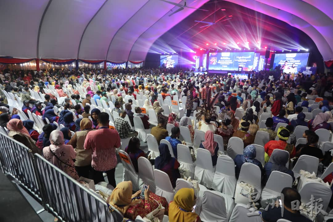 团结部长：国内逾300睦邻计划 推行社区经济活动