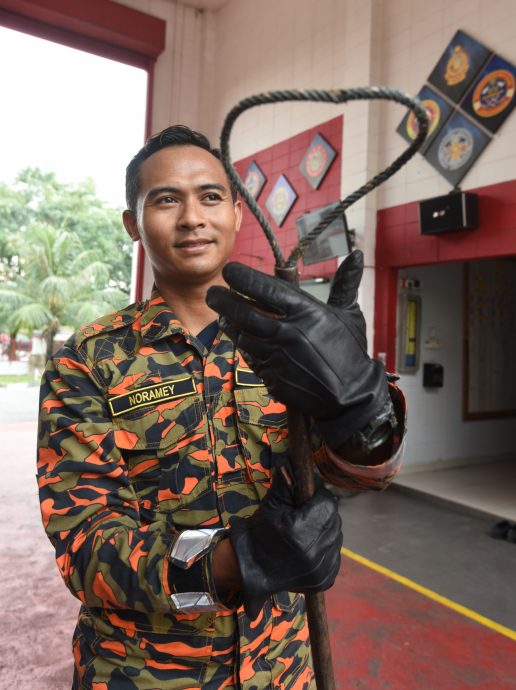 （已签发）柔：【特稿】不轻视捉蛇投报 阿兹米：当紧急事件处理