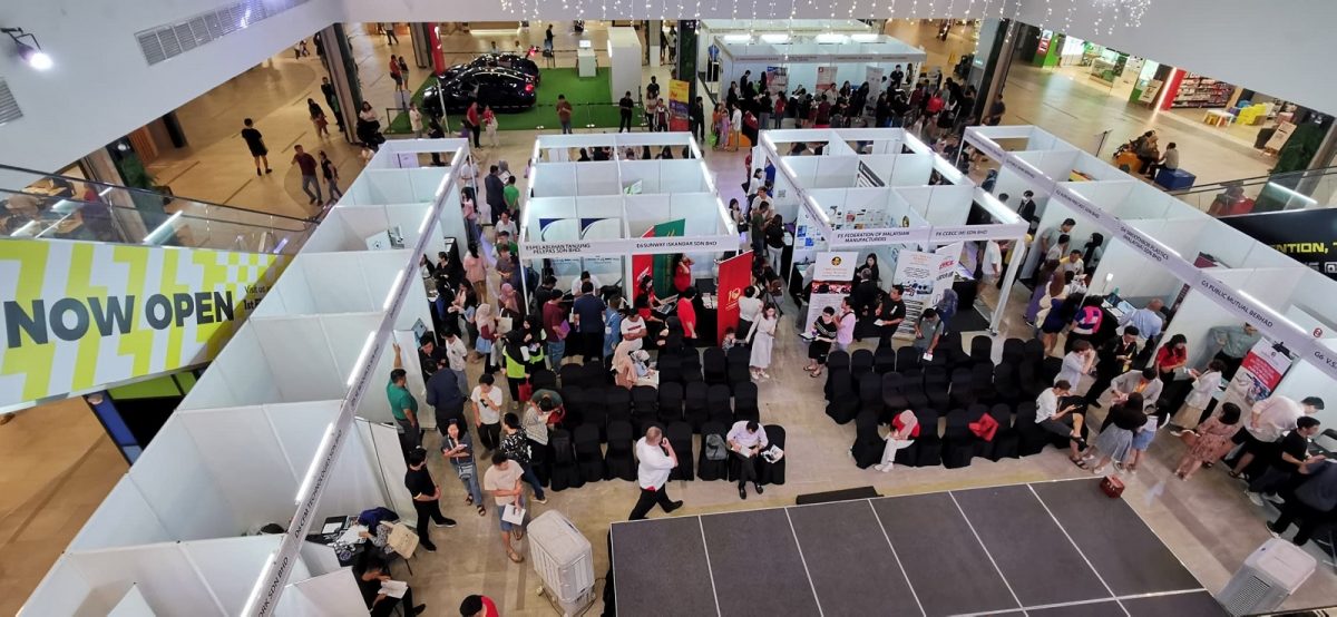 (已签发)柔:刘镇东鼓励国内企业 应朝自动化、吸纳女性员工及提高薪资方向发展