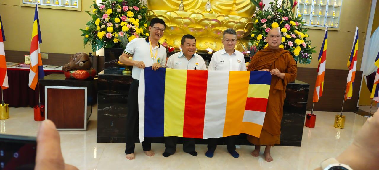 (已签发)柔:***可版头或显刊***全国升起佛旗同庆佛诞 昔佛理研修会办推展礼