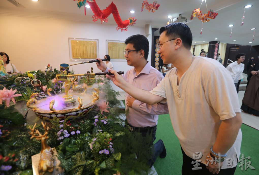 （已签发）柔：士姑来大学城佛教会千人庆卫塞 100贫困人士获援助品