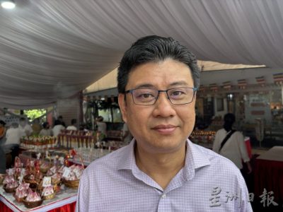 （已签发）柔：士姑来大学城佛教会千人庆卫塞 100贫困人士获援助品