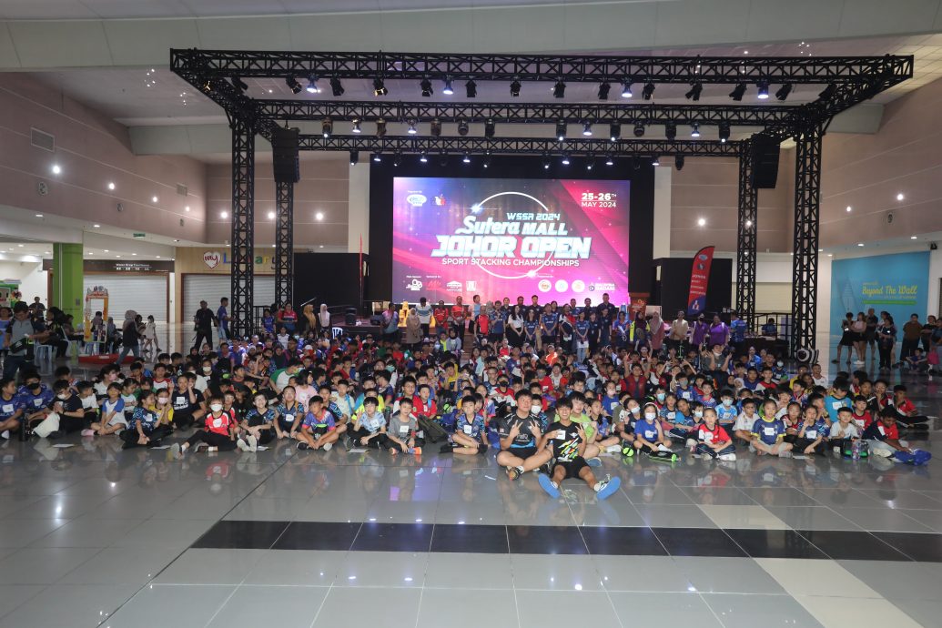 (已签发)柔:封面:柔竞技叠杯公开赛吸引320人,世界三料冠军及特殊儿也来参赛