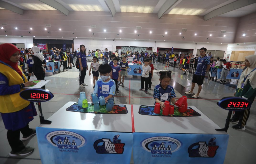 (已签发)柔:封面:柔竞技叠杯公开赛吸引320人,世界三料冠军及特殊儿也来参赛