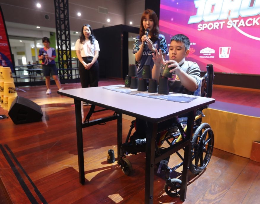 (已签发)柔:封面:柔竞技叠杯公开赛吸引320人,世界三料冠军及特殊儿也来参赛