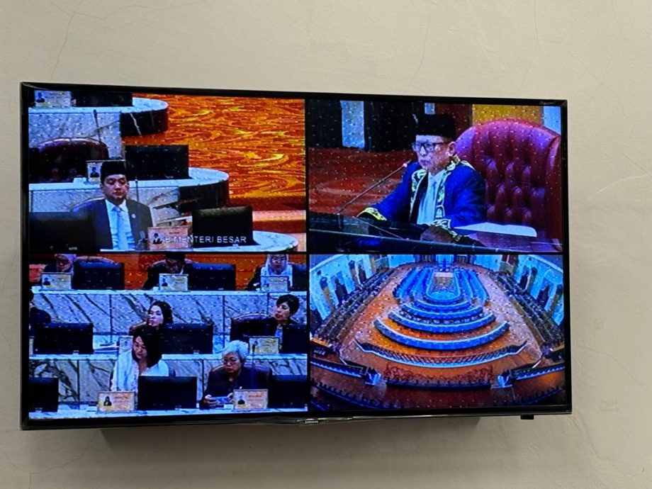 (已签发)柔:州议会文1:柔大臣谈森林城市 被“灭声”20分钟