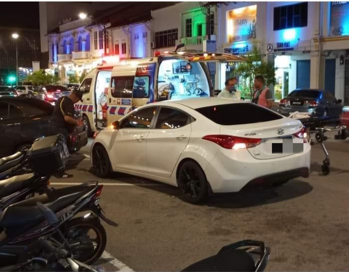 (已签发)柔:开车途中心脏病发酿车祸,七旬男子当场身亡