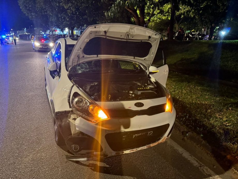 （已签发）柔：摩托车撞汽车 中学生魂断公路