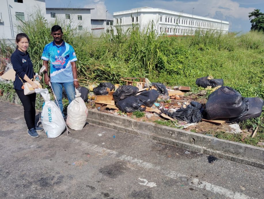 (已签发)柔:版三显刊:1小时社区清洁运动 清理出600公斤垃圾