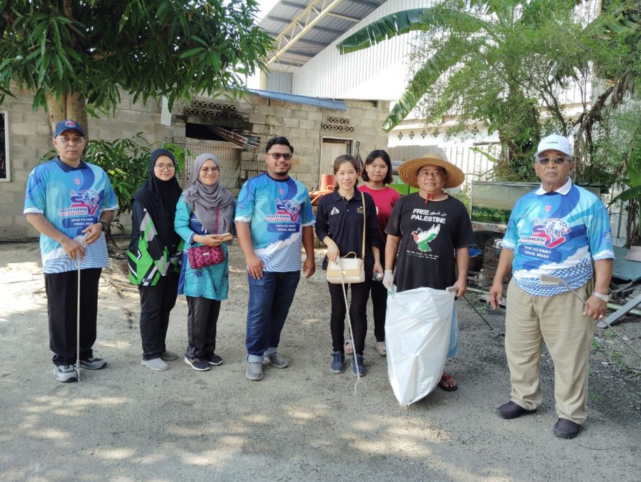 (已签发)柔:版三显刊:1小时社区清洁运动 清理出600公斤垃圾