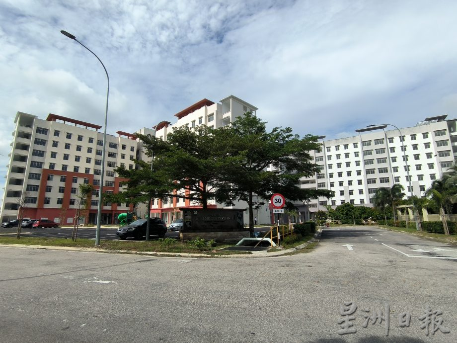 (已签发)柔:***版三次文***料今年第四季度摆脱“病态项目” 新山百合皇苑结束14年梦魇