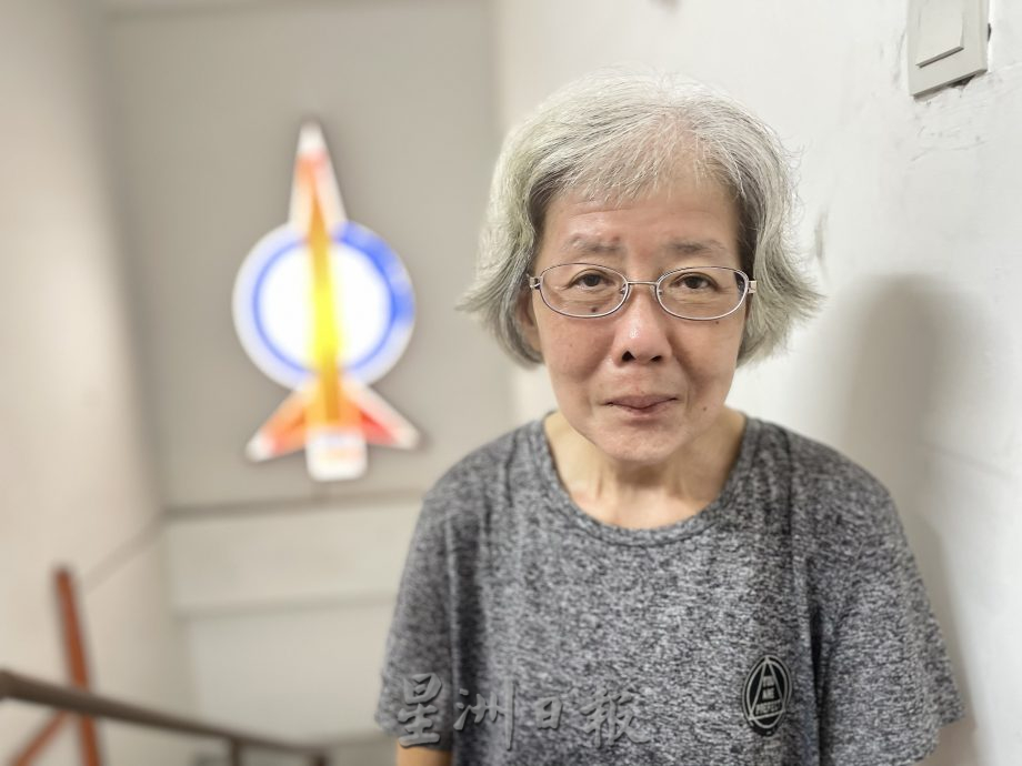 (已签发)柔:**版头**公民权申请累计14万 陈泓宾:盼当局简化尽快处理