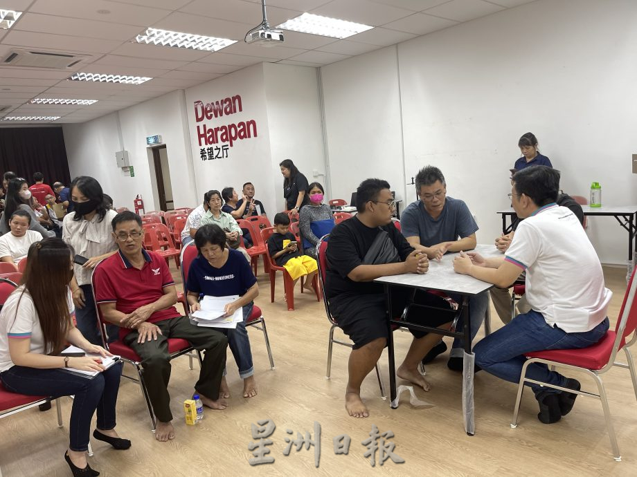 (已签发)柔:**版头**公民权申请累计14万 陈泓宾:盼当局简化尽快处理
