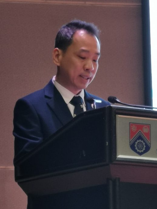 (已签发)柔:**版头**南方大学学院迎170新生,142华中学生参与观摩