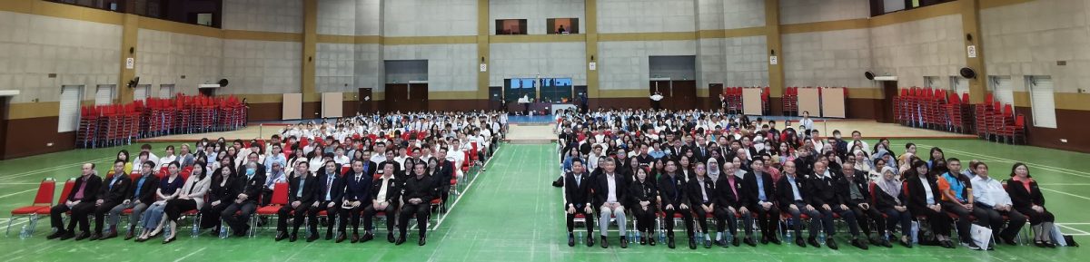 (已签发)柔:**版头**南方大学学院迎170新生,142华中学生参与观摩