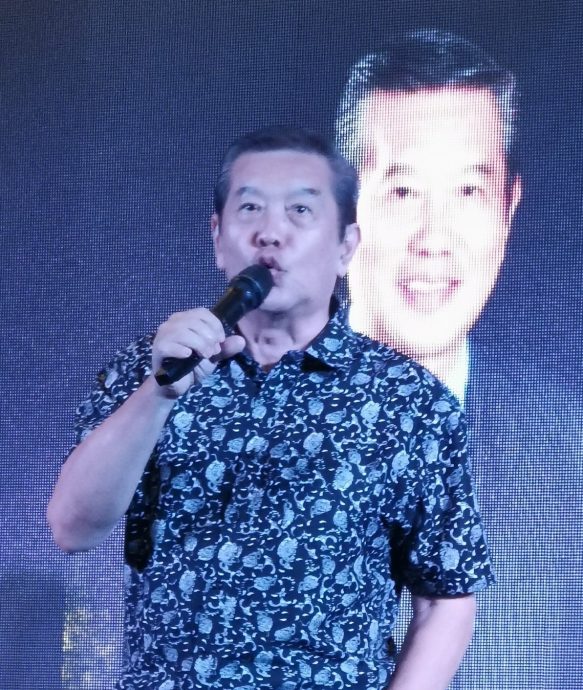 (已签发)柔:**版头**莫泽浩:海南青应探讨 抓住柔新经济特区机会