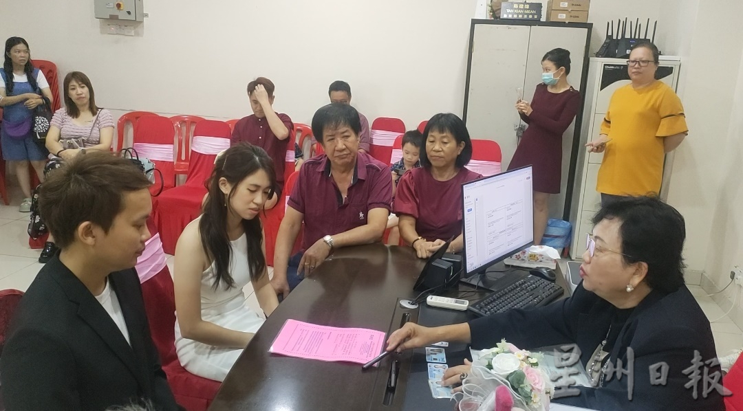 (已签发)柔:***版头***配合网络情人节,古来德教会43对新人注册
