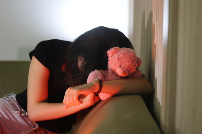 (已签发)柔:狮城二三事:性侵女儿近5年 狼父监29年