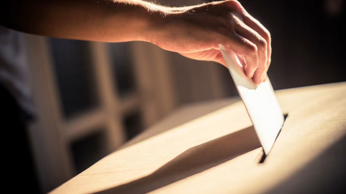 (已签发)柔:狮城二三事:大选脚步近?分析员:选区划分报告成下个关注点