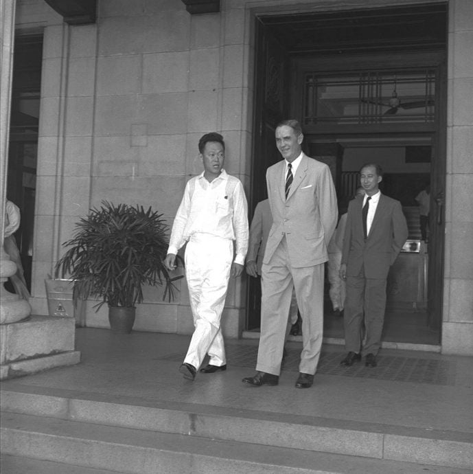(已签发)柔:狮城二三事:新加坡历任总理宣誓仪式回顾