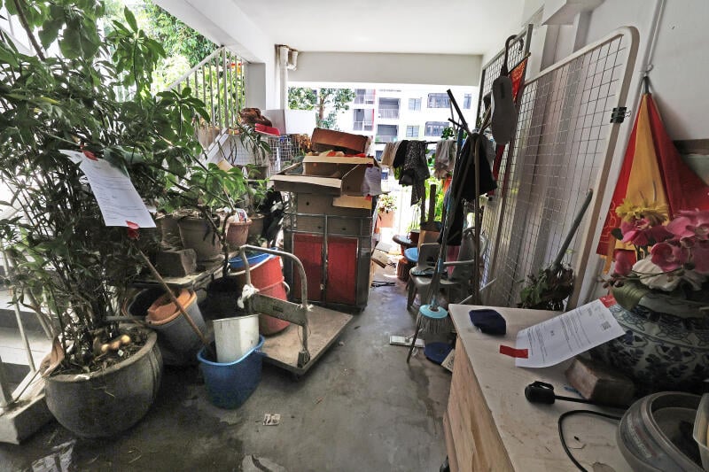 (已签发)柔:狮城二三事:走廊杂物成山 民忧安全隐患