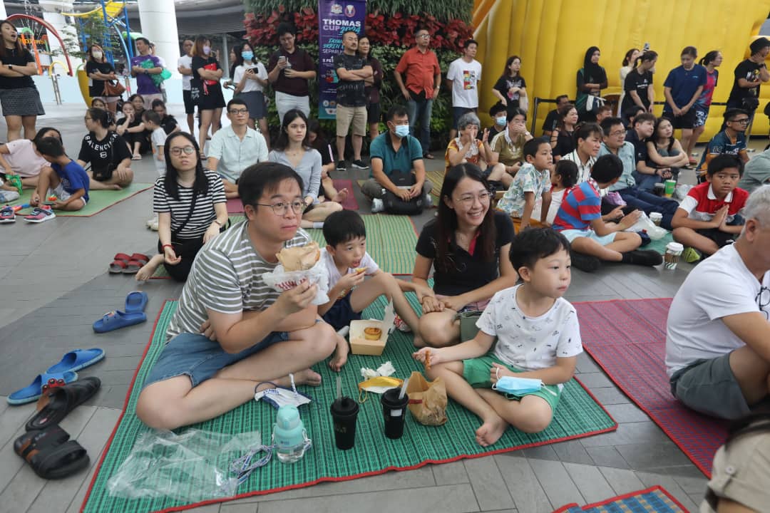 （已签发）柔：约300人聚集新山托本 为大马队加油打气