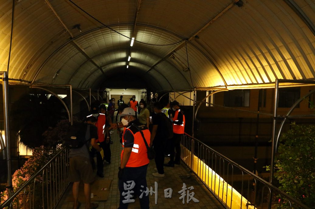 (已签发)柔:视频:把医院当“家”,街友夜宿医院急诊部遭取缔