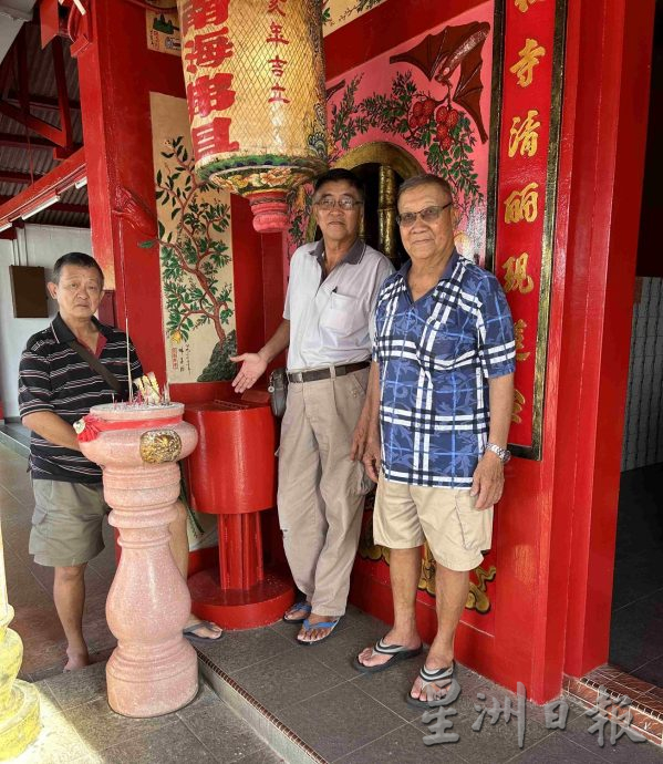 (已签发)柔:铁盖与锁头被敲坏 边佳兰山福寺香油箱险遭爆窃