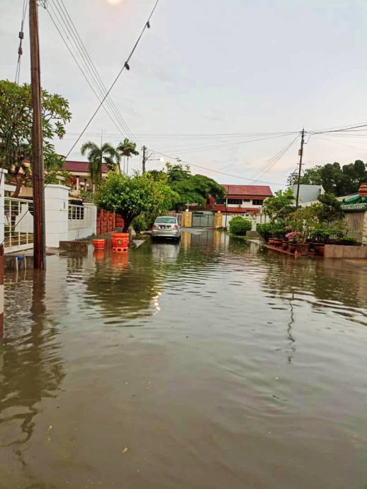 (早报可头)大都会/八打灵英达花园雨后成灾困扰十多年!