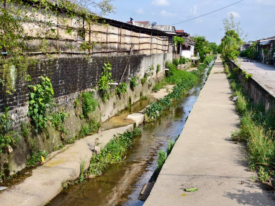 (早报可头)大都会/八打灵英达花园雨后成灾困扰十多年!